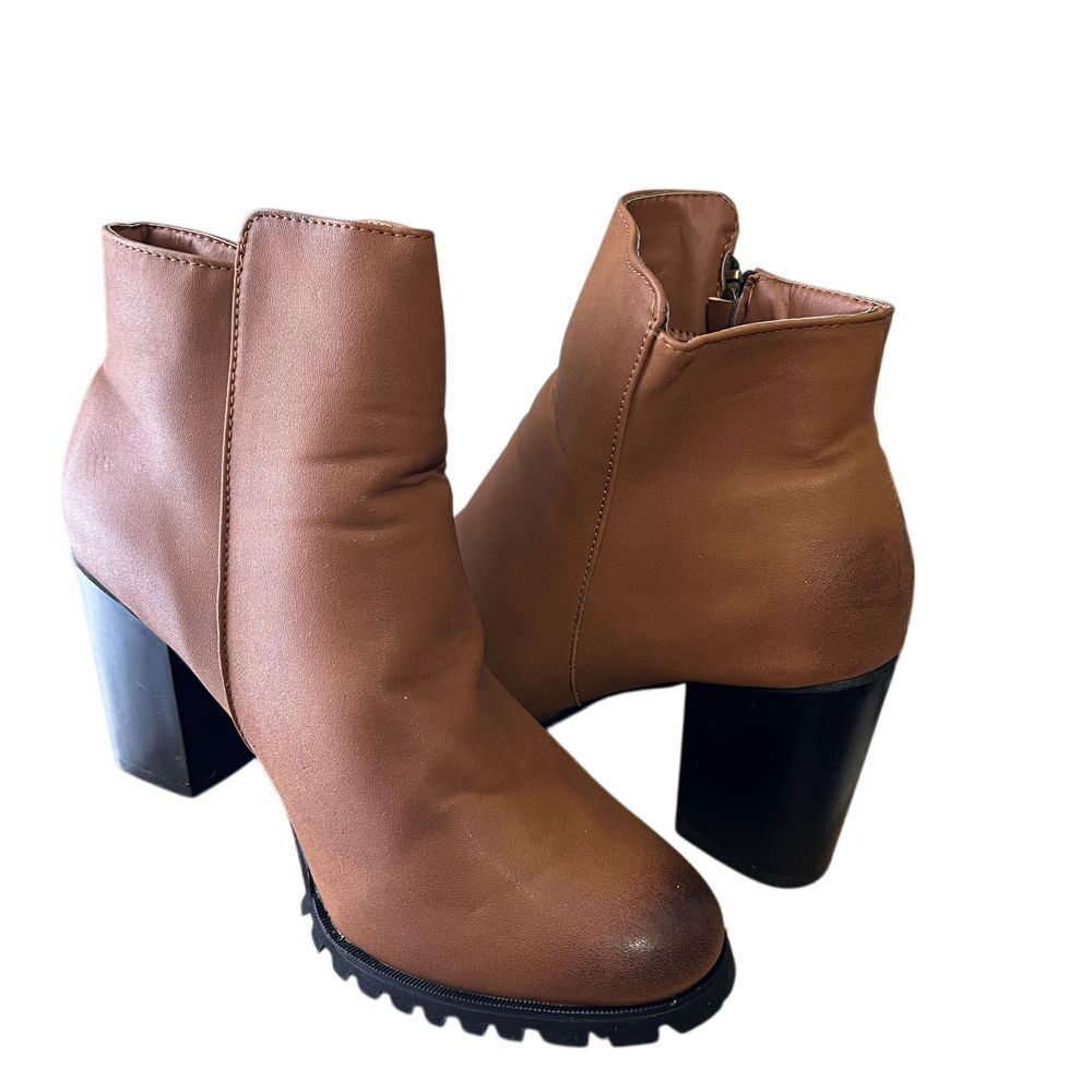 Seven7 Hannah Ankle Boots Chunky Heel Lug Sole Camel Brown WITH BOX Size 11